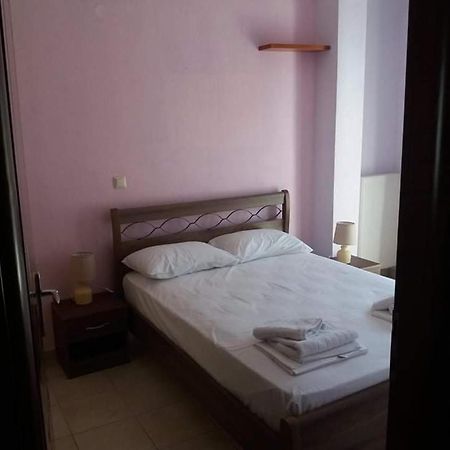 Zoe'S Apartments Nea Iraklitsa Екстериор снимка