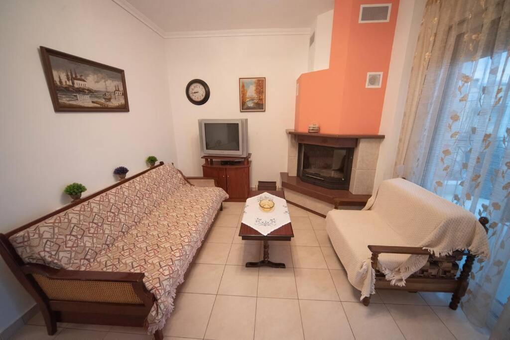 Zoe'S Apartments Nea Iraklitsa Екстериор снимка