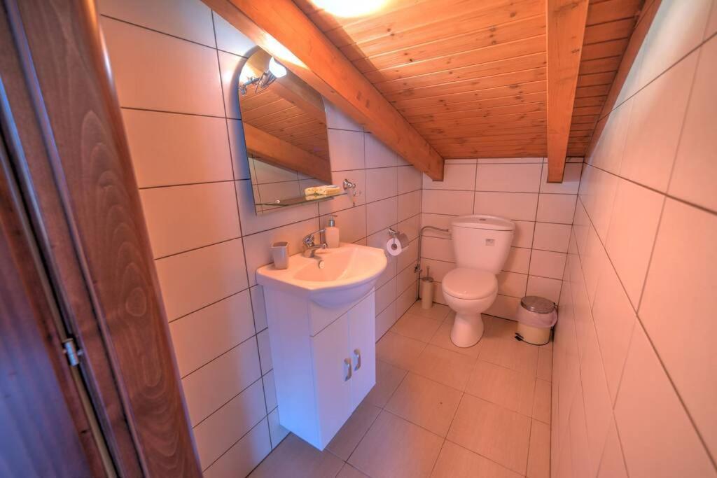 Zoe'S Apartments Nea Iraklitsa Екстериор снимка