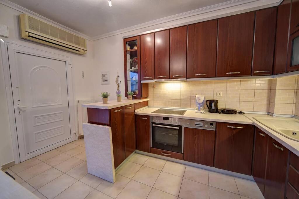 Zoe'S Apartments Nea Iraklitsa Екстериор снимка