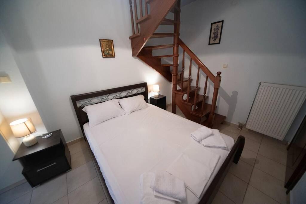 Zoe'S Apartments Nea Iraklitsa Екстериор снимка