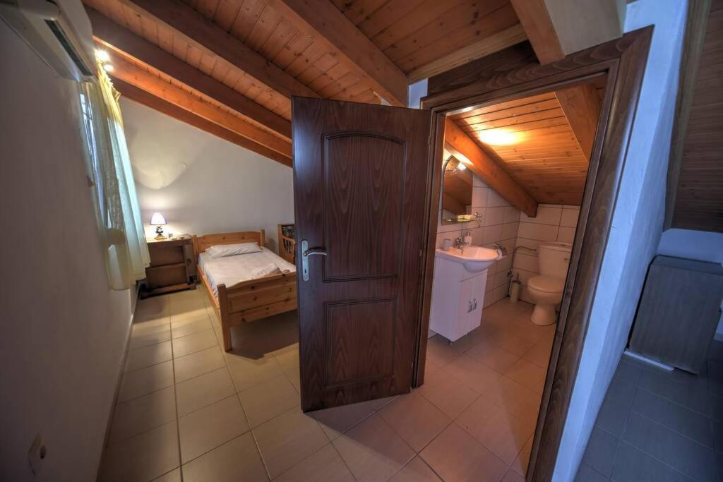 Zoe'S Apartments Nea Iraklitsa Екстериор снимка