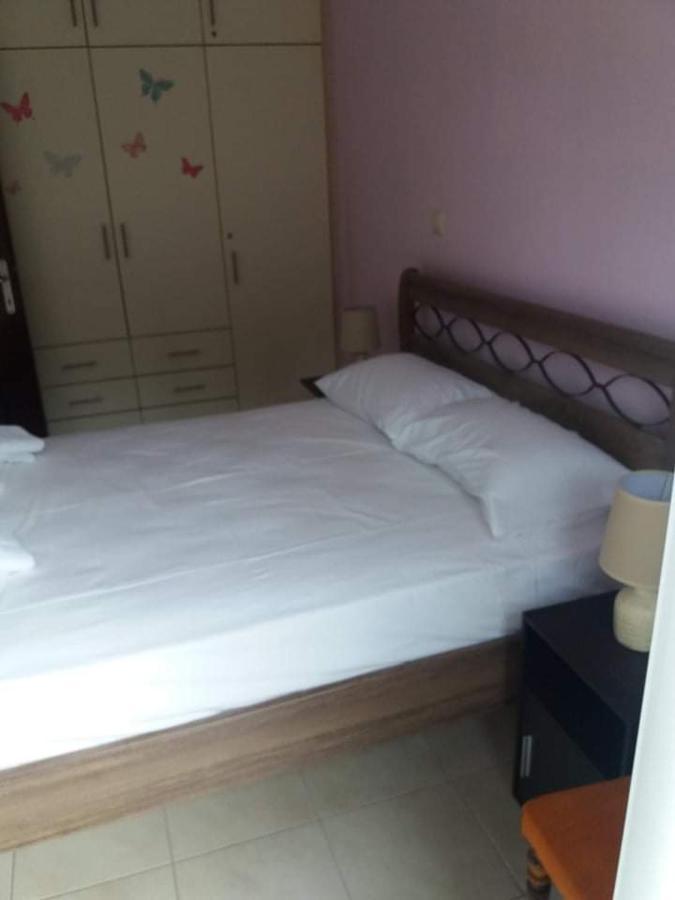Zoe'S Apartments Nea Iraklitsa Екстериор снимка
