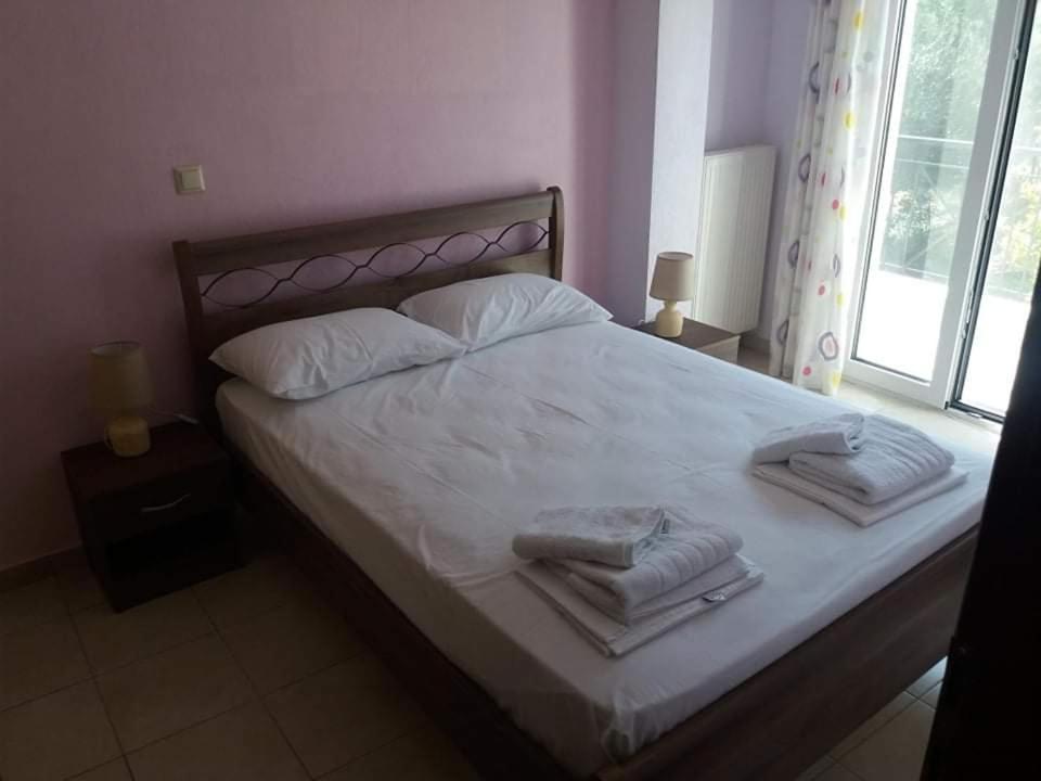 Zoe'S Apartments Nea Iraklitsa Екстериор снимка