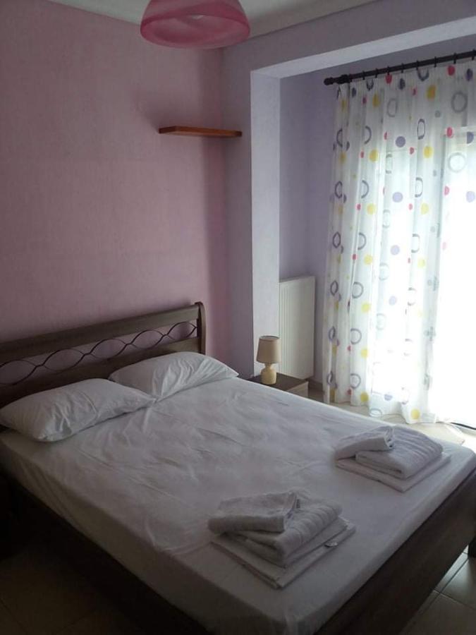 Zoe'S Apartments Nea Iraklitsa Екстериор снимка